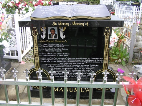  TEMPLE BANJO SHAPES HEADSTONE